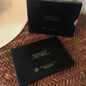 Anastasia Beverly Hills Contour Kit